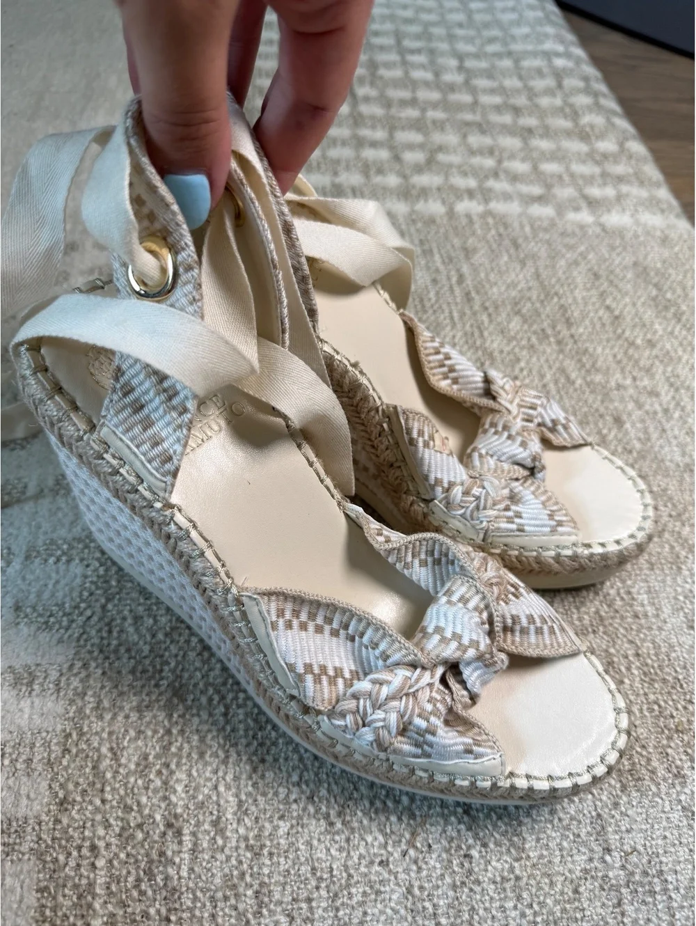 Vince Camuto Women's Beige and White Woven Espadrille Wedge Sandals Size 6
